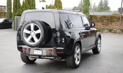 2025 Land Rover Defender 110 X