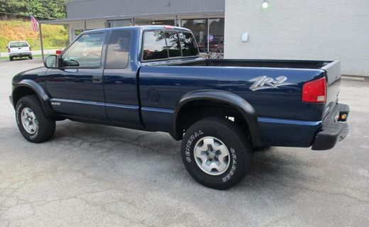 2003 Chevrolet S-10 Pickup