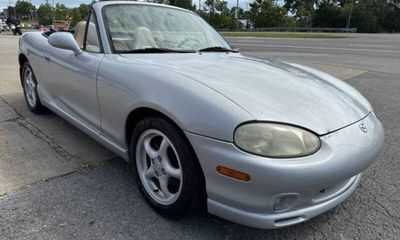 2000 Mazda MX-5 LS