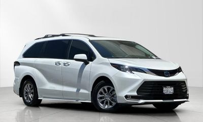 2025 Toyota Sienna XLE