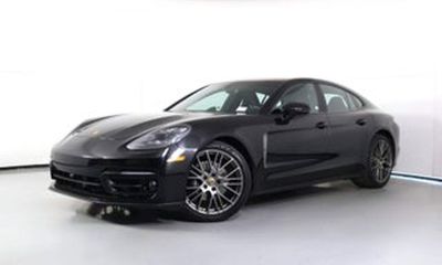 2023 Porsche Panamera 4 Platinum