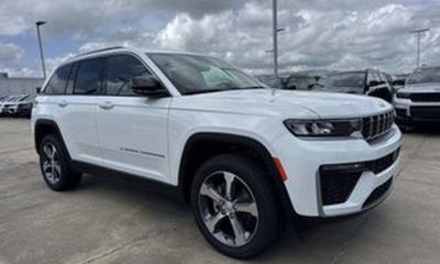 2026 Jeep Grand Cherokee Base Laredo