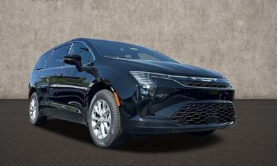2027 Chrysler Pacifica Select