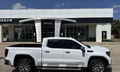 2023 GMC Sierra SLT