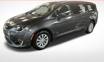 2018 Chrysler Pacifica Touring Plus