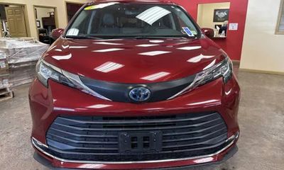 2021 Toyota Sienna XLE Plus Package
