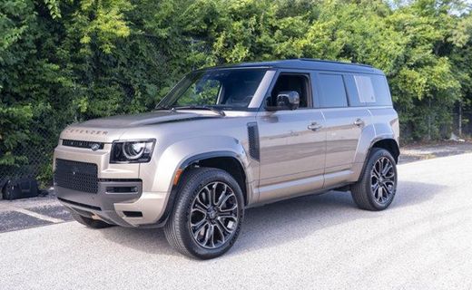 2025 Land Rover Defender Octa