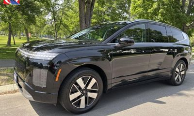 2026 Hyundai Ioniq 9 SEL