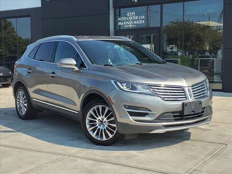 2016 Lincoln MKC — a typically priced live listing