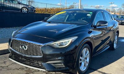 2017 Infiniti QX30 Luxury