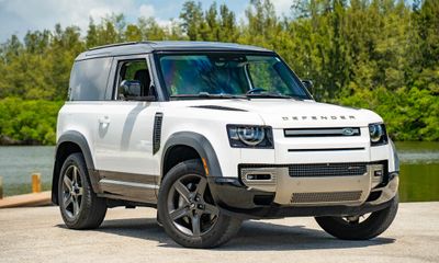 2023 Land Rover Defender 90 X Dynamic