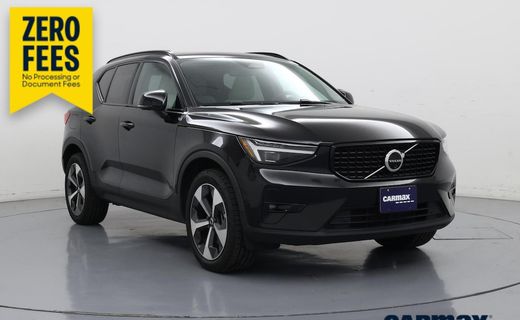 2024 Volvo XC40 Plus Dark