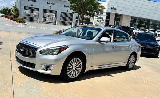 2015 Infiniti Q70L