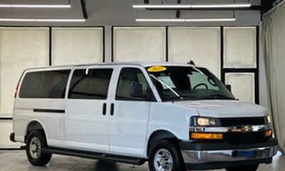 2025 Chevrolet Express LT EXT