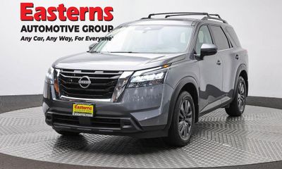 2023 Nissan Pathfinder SV