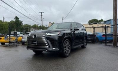 2025 Lexus LX 700H Luxury
