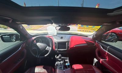 2017 Maserati Levante Sport