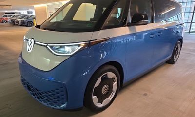 2025 Volkswagen ID Buzz Pro S Plus