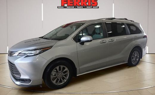 2023 Toyota Sienna LE
