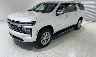 2025 Chevrolet Suburban Premier
