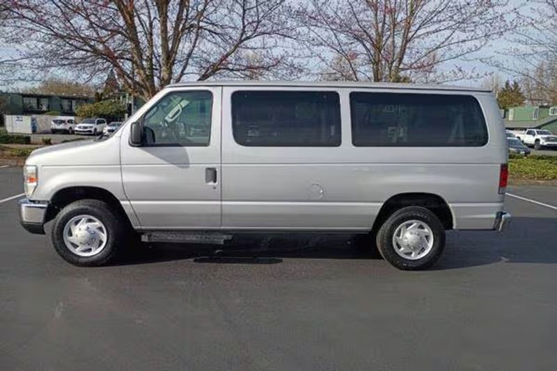 2009 Ford E 350 — a typically priced live listing
