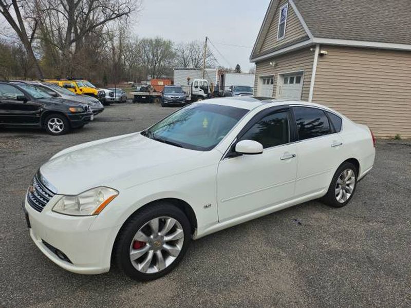 2007 Infiniti M35 — a typically priced live listing