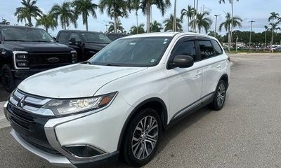 2017 Mitsubishi Outlander ES
