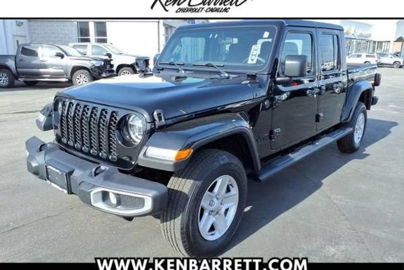 2022 Jeep Gladiator — a typically priced live listing