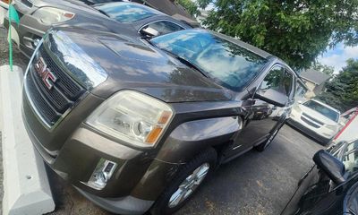 2010 GMC Terrain SLE 1