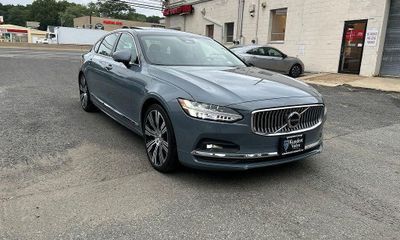 2023 Volvo S90 Plus Bright With