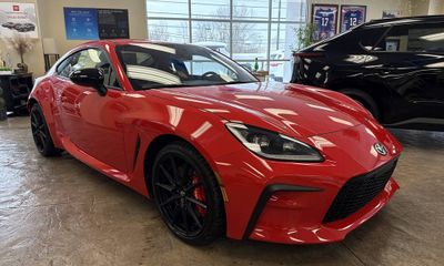 2025 Toyota GR86 Premium