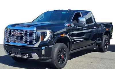 2024 GMC Sierra HD Denali