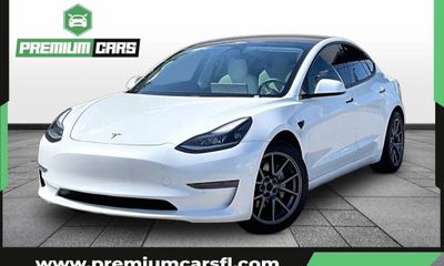 2021 Tesla Model 3 Standard Range Plus