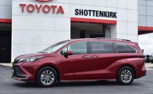 2024 Toyota Sienna XLE