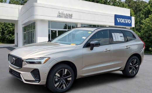 2026 Volvo XC60 Plus Dark