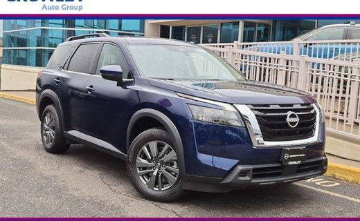 2025 Nissan Pathfinder SV
