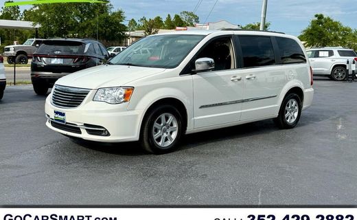 2011 Chrysler Town AND Country RT