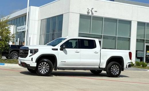 2023 GMC Sierra AT4