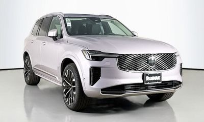 2026 Volvo XC90 Plus Bright