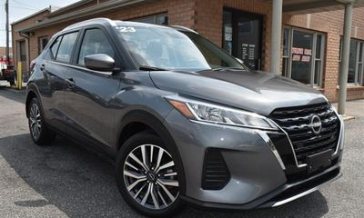 2023 Nissan Kicks SV