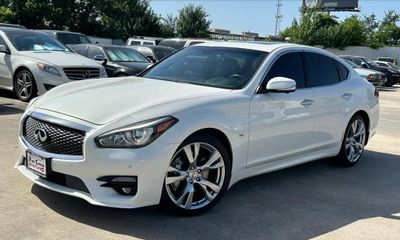 2015 Infiniti Q70 56
