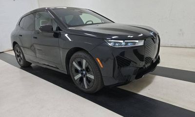 2023 BMW IX xDrive50i