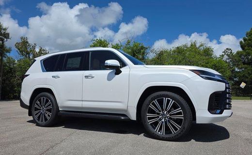 2026 Lexus LX 600 Luxury