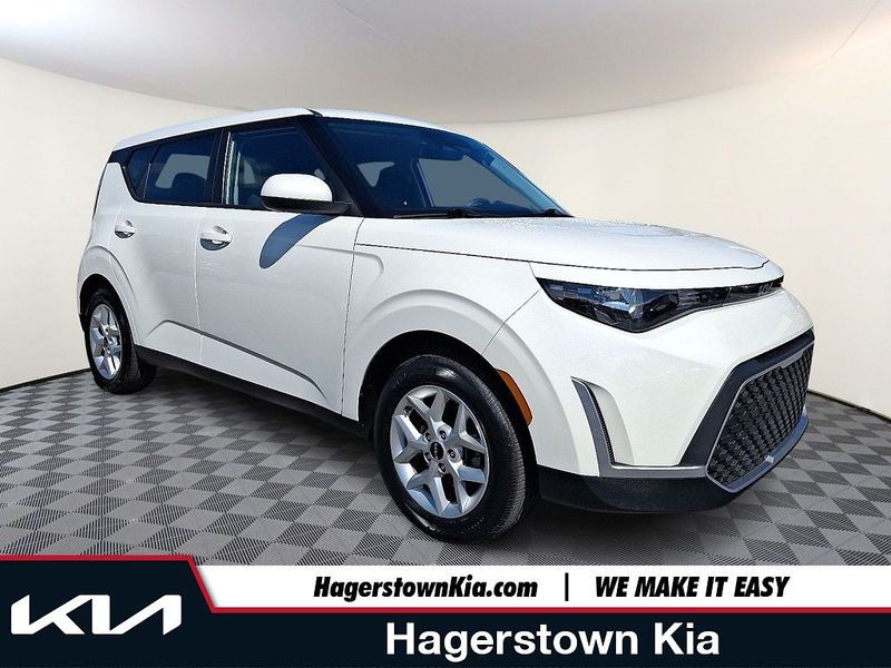 Representative 2025 Kia Soul photo