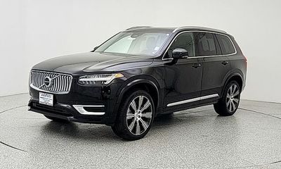 2025 Volvo XC90 Ultra Bright