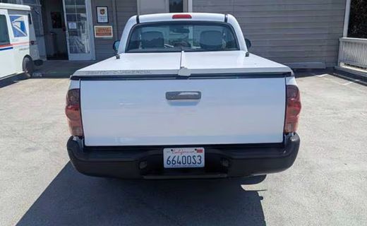 2013 Toyota Tacoma Delux