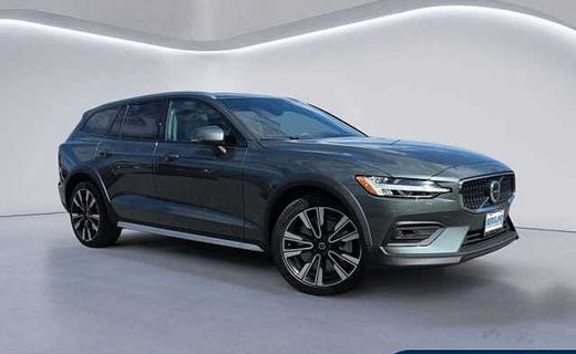 2026 Volvo V60CC Ultra