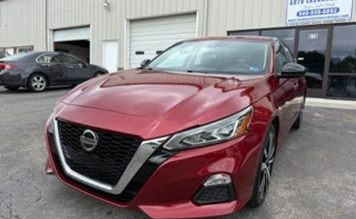 2022 Nissan Altima SR