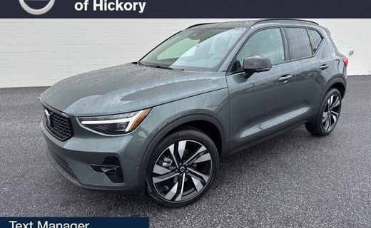 2026 Volvo XC40 Ultra Dark