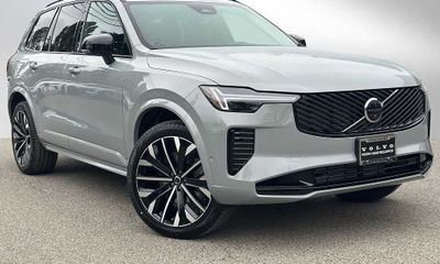2026 Volvo XC90 Ultra Dark